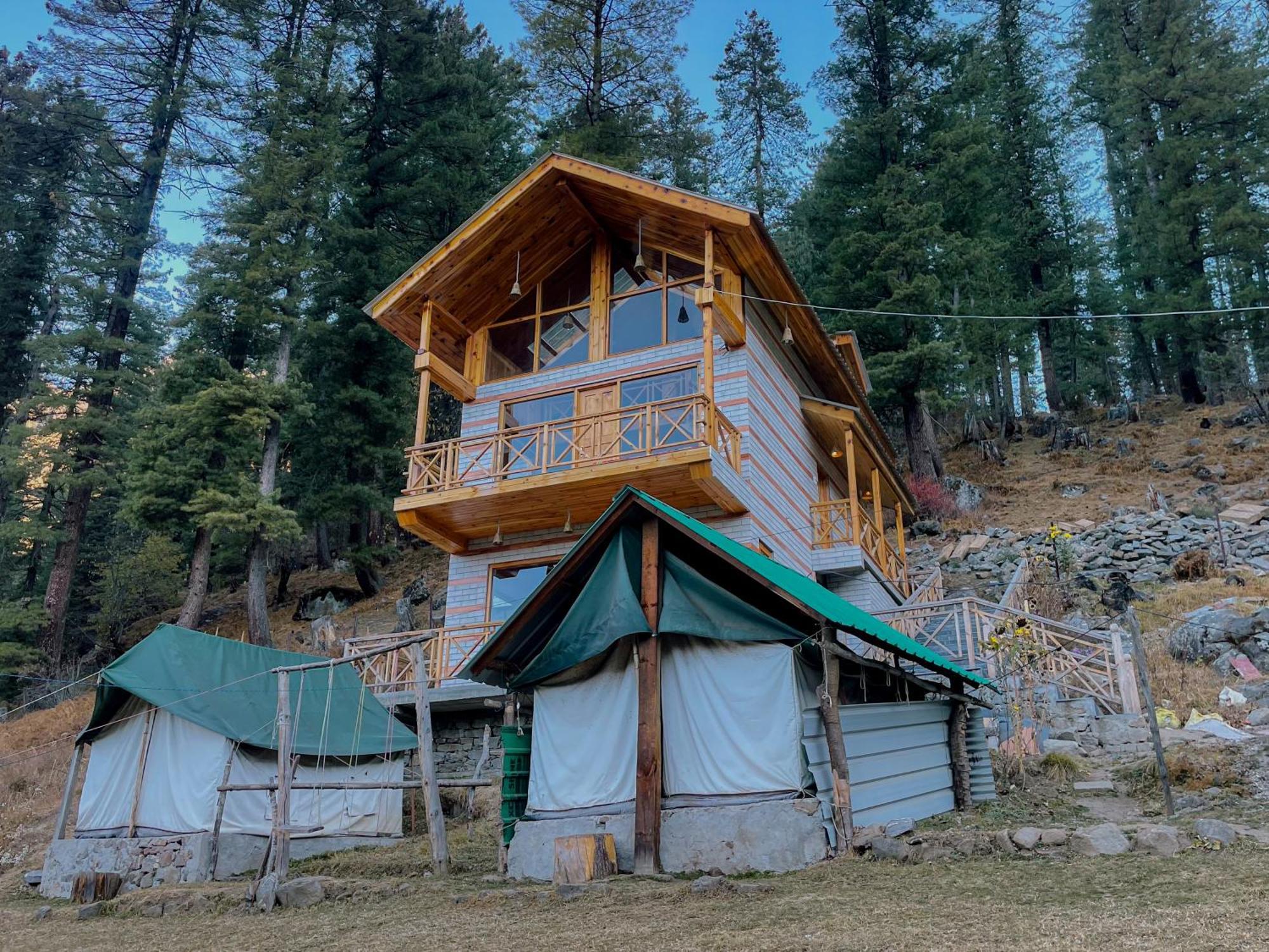 Singing Woods Kutla Hotel Kullu Bagian luar foto